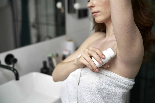 Quelles matières de top pour éviter la transpiration visible?