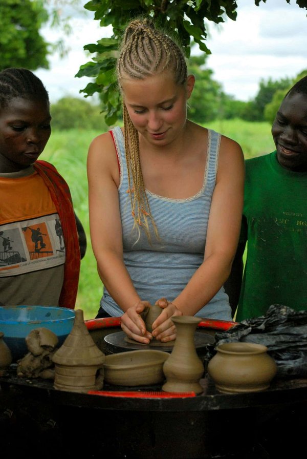 Quelle activité physique de faible intensité recommande-t-on pour une rééducation post-arthroscopie du genou?