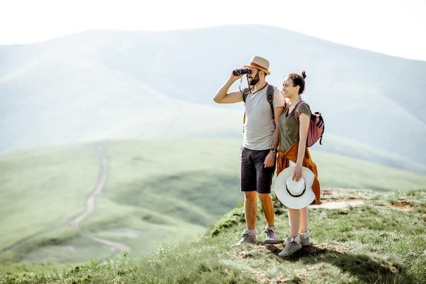Quelles coupes de pantalons de tailleur sont les plus flatteuses pour une silhouette en H?